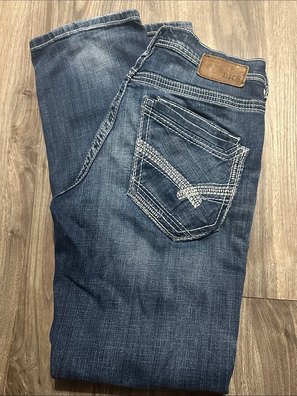 BKE Men’s Jeans Size 31 Medium Blue Distressed Bootcut Denim Western Style.